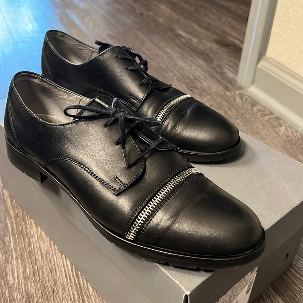 🔥 Women’s Leather Lace-up shoes Size 8.5